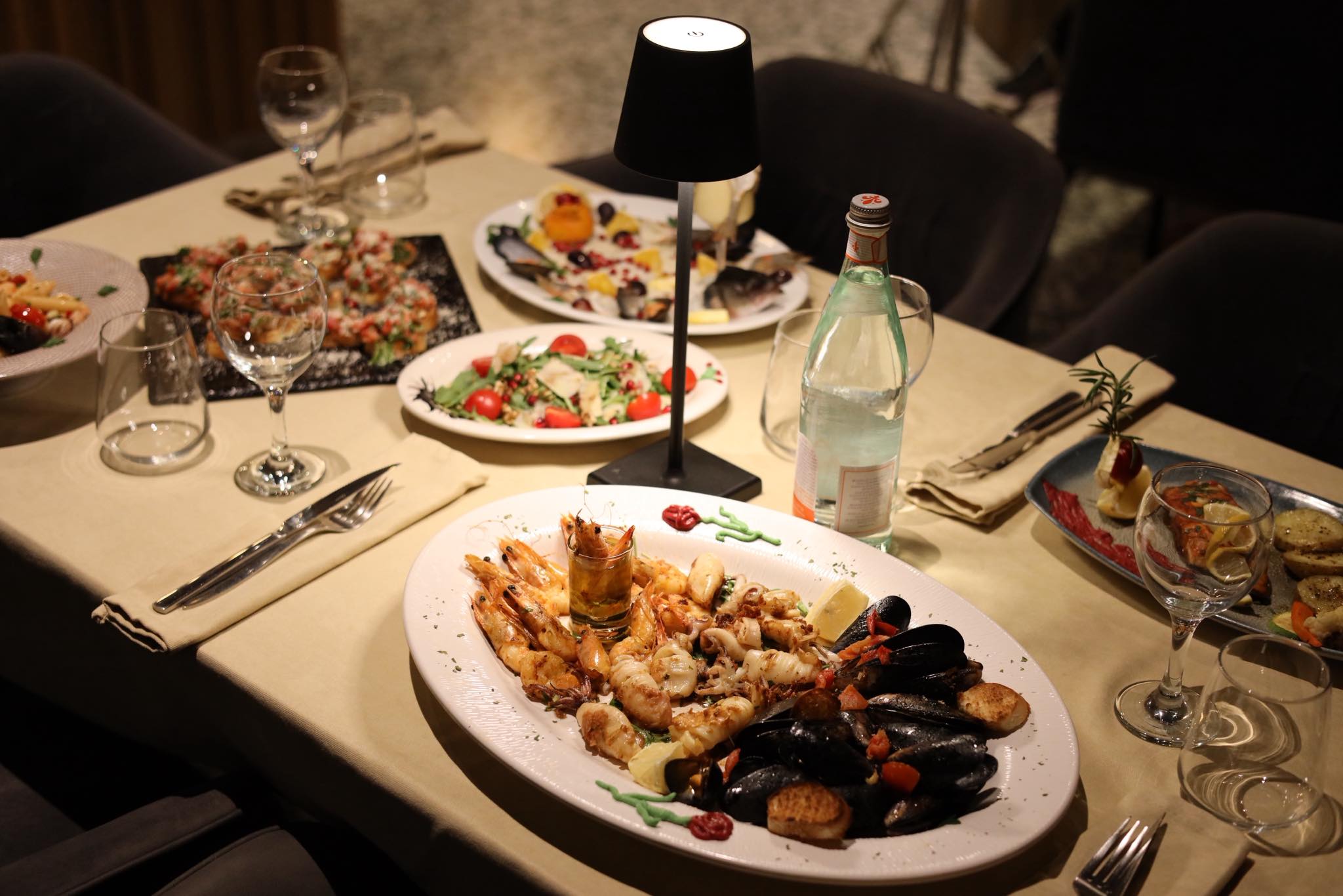 Euromiti restaurant atmosphere