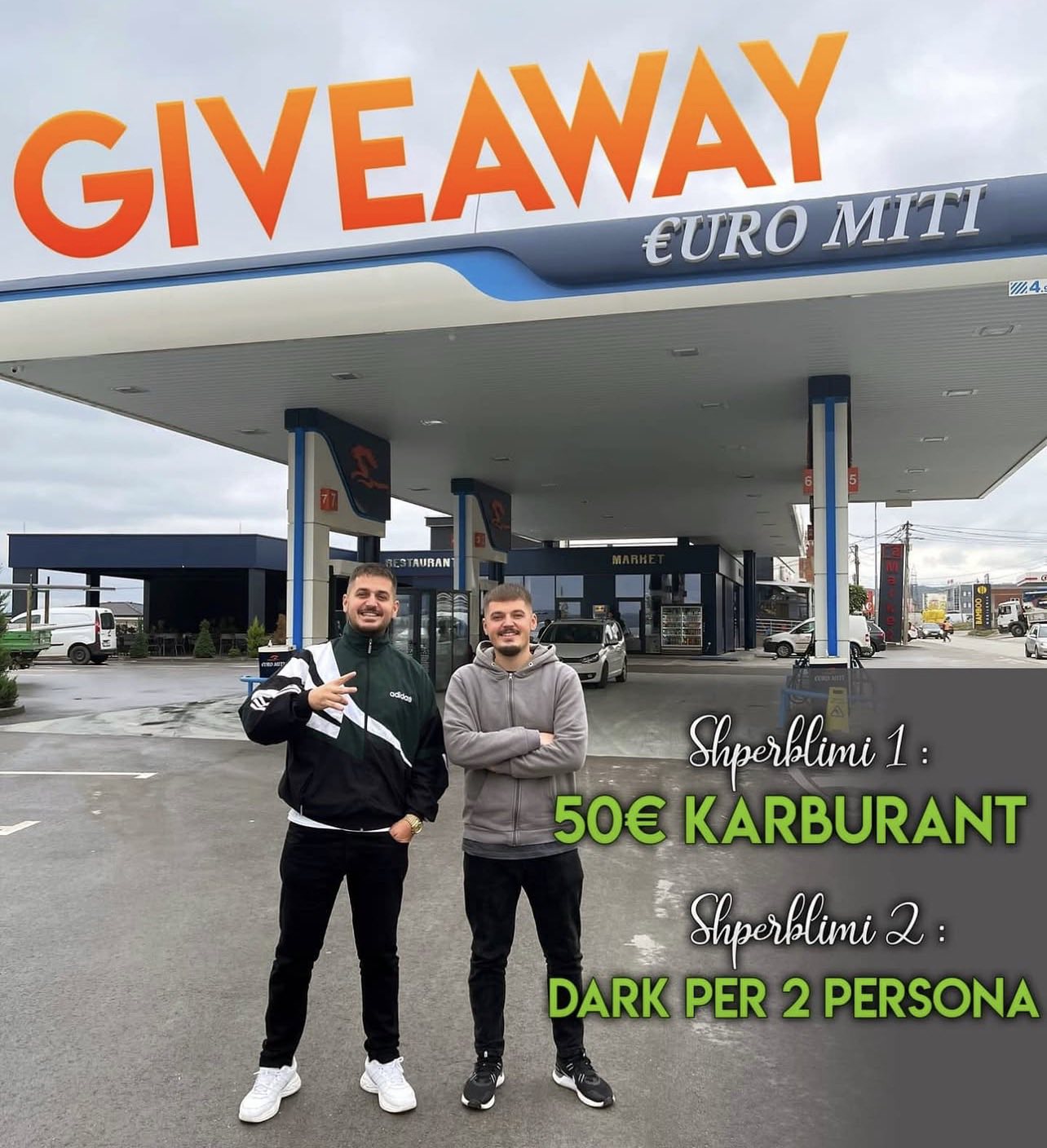 Ekip që bashkëpunon në ambient të ndriçuar